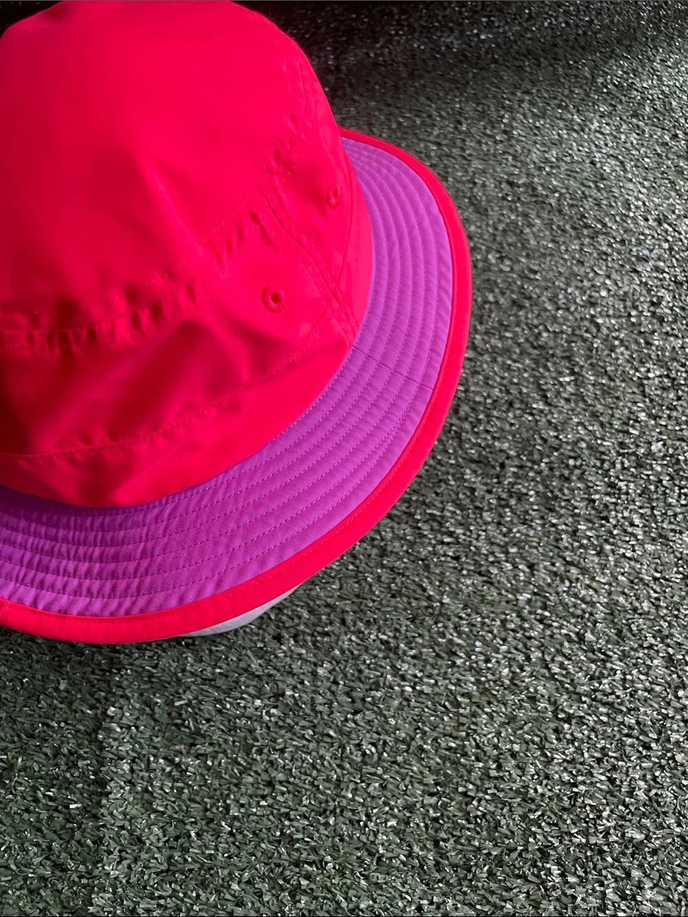 The North Face Youth Class V Brimmer Bucket Hat Medium Hot Pink Purple Brim